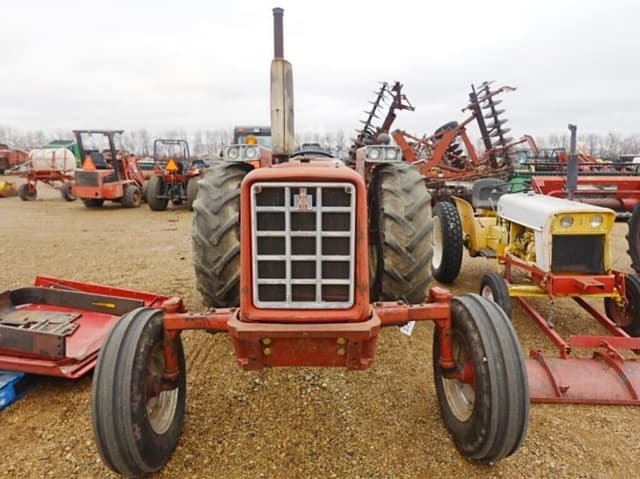 Image of International Harvester 674 equipment image 3