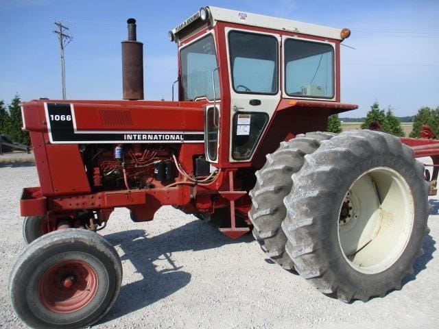 Main image International Harvester 1066