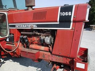 Main image International Harvester 1066 33