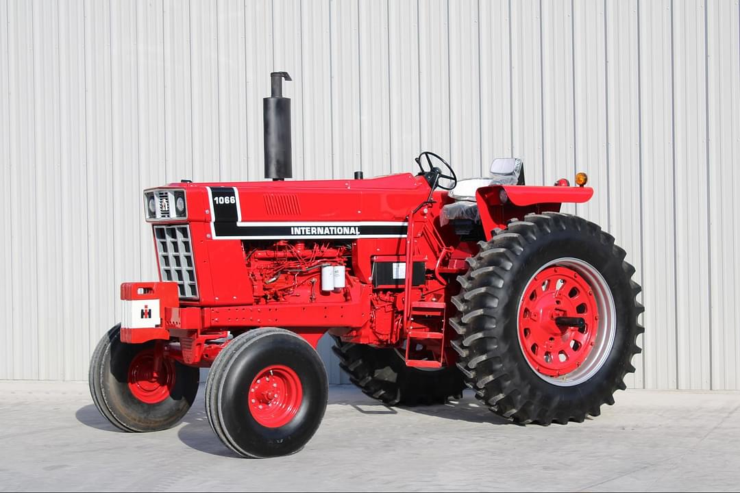 Image of International Harvester 1066 Primary image