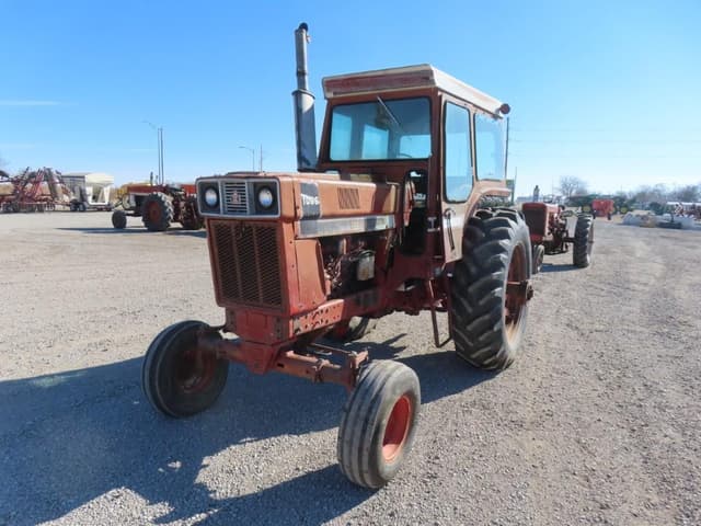 Image of International Harvester 1066 equipment image 1