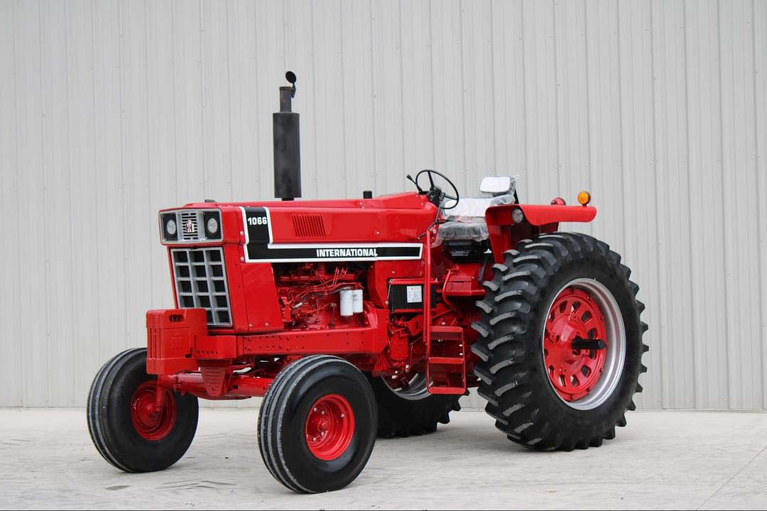 Image of International Harvester 1066 Primary image