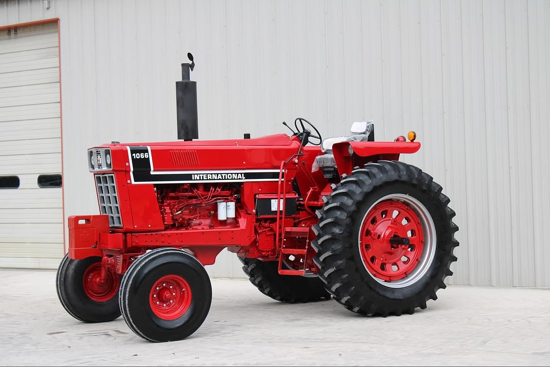 Image of International Harvester 1066 Primary image