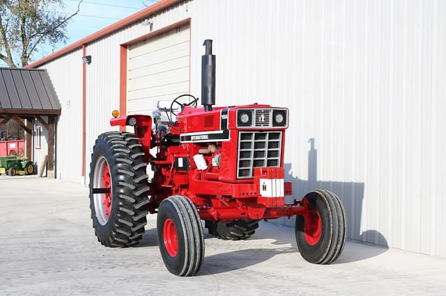 Image of International Harvester 1066 equipment image 3