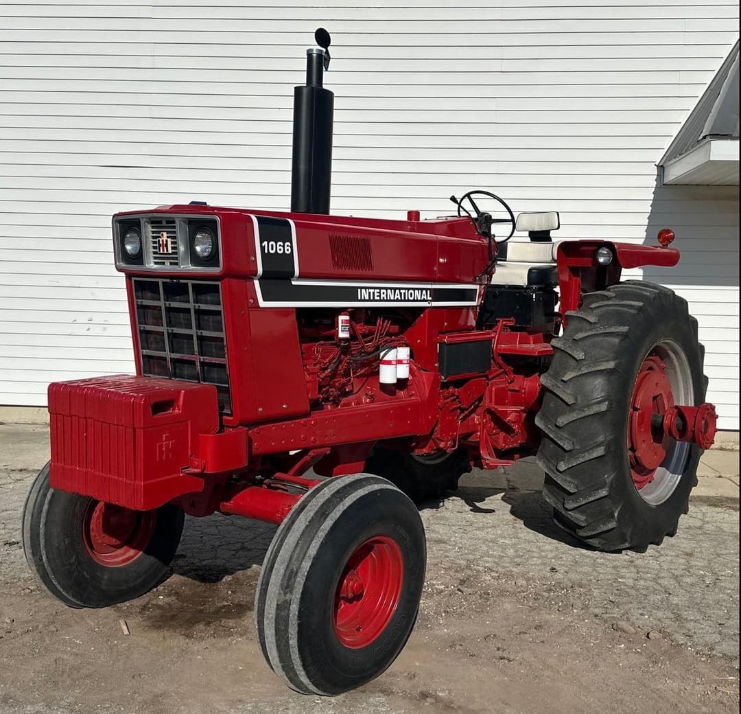Image of International Harvester 1066 Primary image