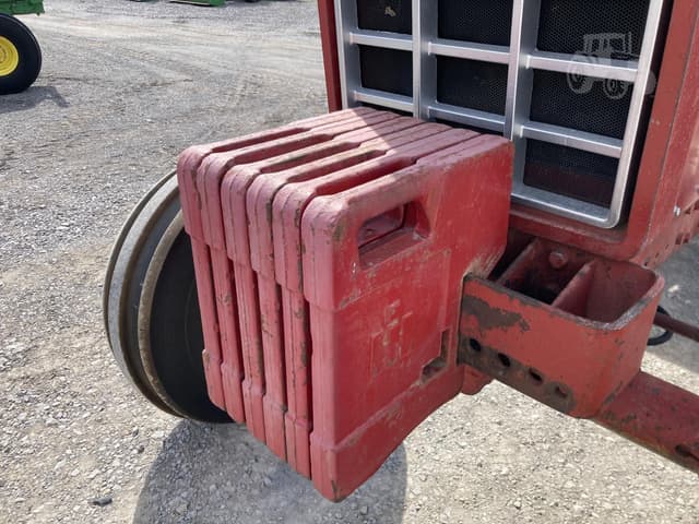 Image of International Harvester 1066 equipment image 3