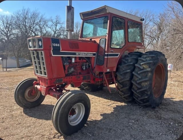 Image of International Harvester 1066 equipment image 1
