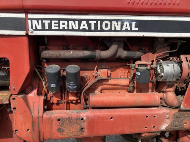 Image of International Harvester 1066 equipment image 4