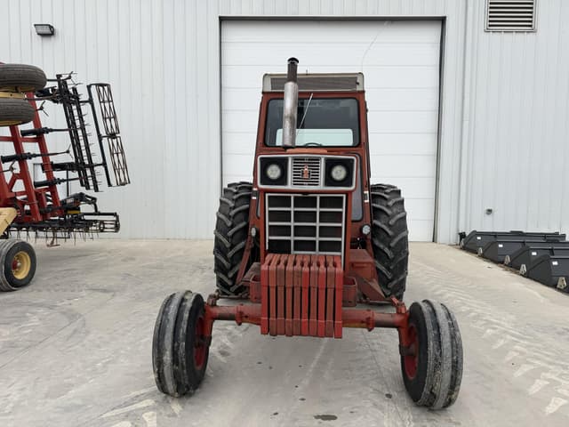 Image of International Harvester 1066 equipment image 1
