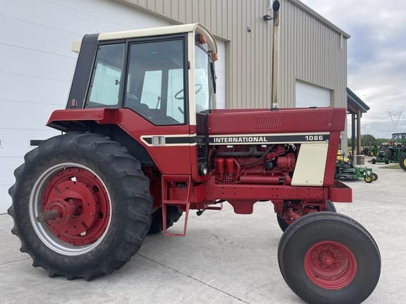 Main image International Harvester 1086