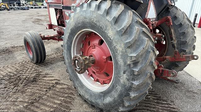 Image of International Harvester 1086 equipment image 4