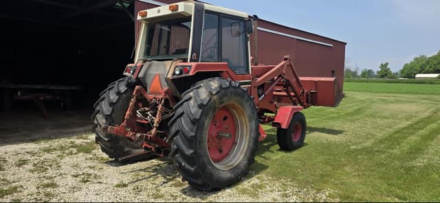 Image of International Harvester 1086 equipment image 2