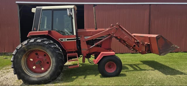 Image of International Harvester 1086 equipment image 1