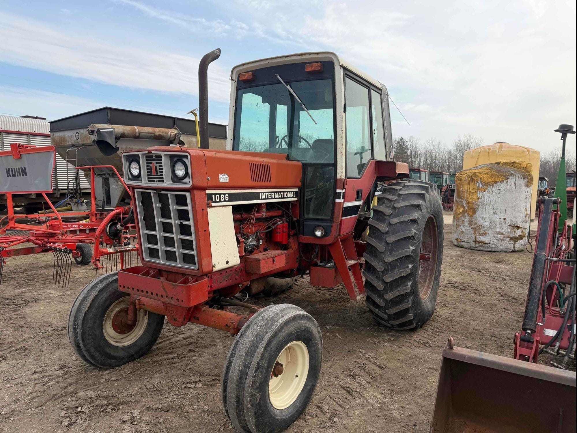 1976 International Harvester 1086 Equipment Image0