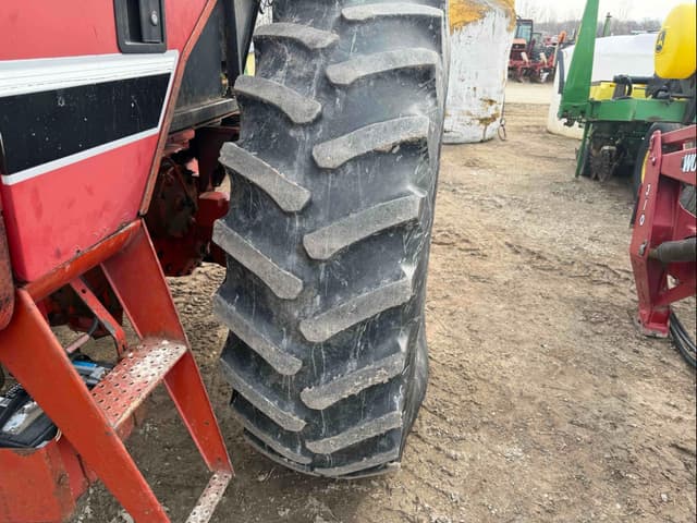 Image of International Harvester 1086 equipment image 4