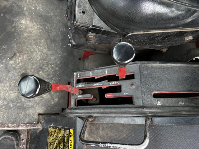 Image of International Harvester 1086 equipment image 3