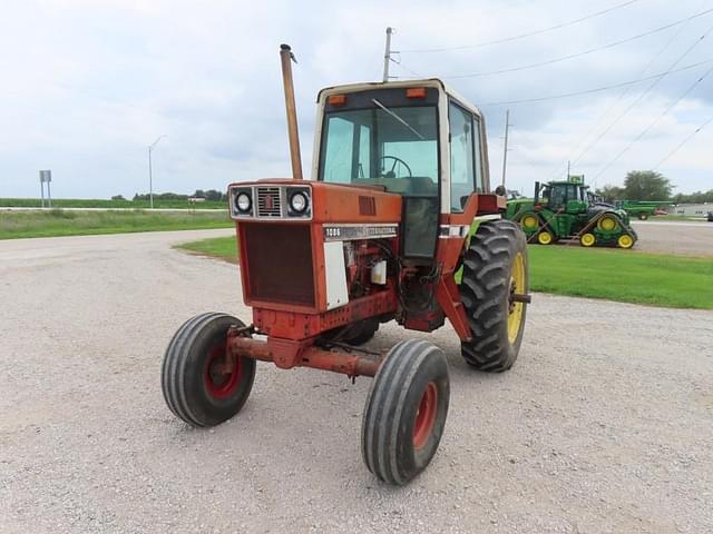 Image of International Harvester 1086 equipment image 1