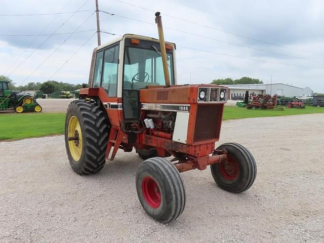 Image of International Harvester 1086 equipment image 3
