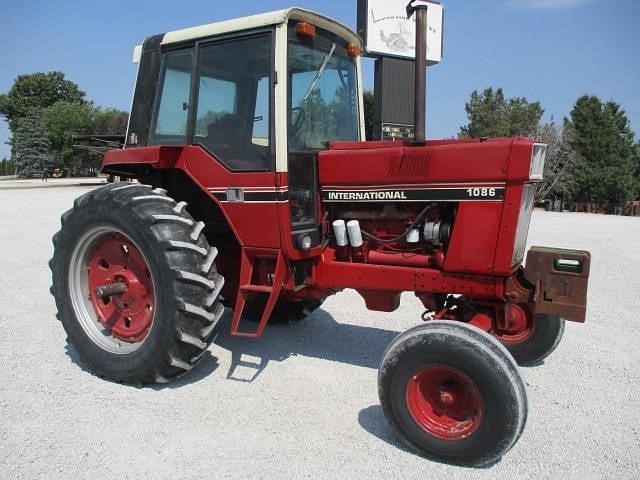 Image of International Harvester 1086 equipment image 1