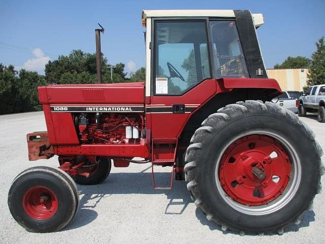 Image of International Harvester 1086 equipment image 2