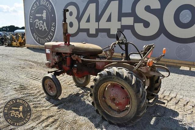 Image of International Harvester 140 equipment image 4