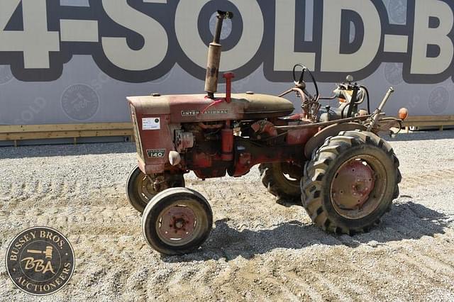 Image of International Harvester 140 equipment image 1