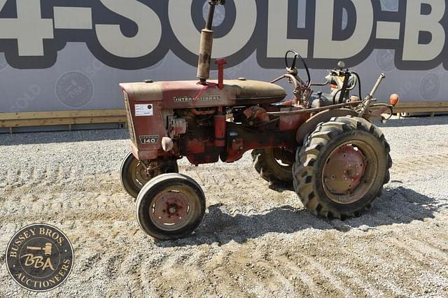 Image of International Harvester 140 equipment image 3