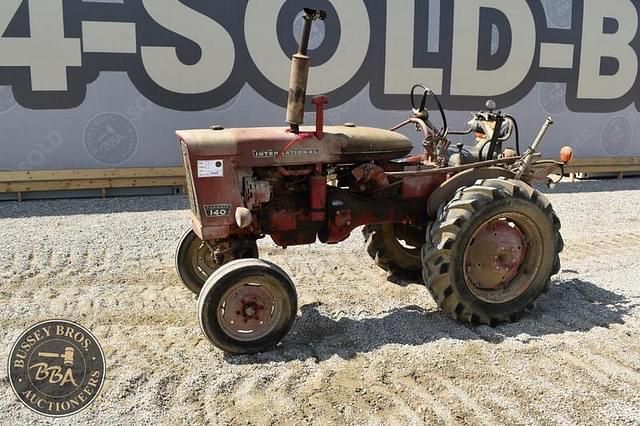 Image of International Harvester 140 equipment image 2