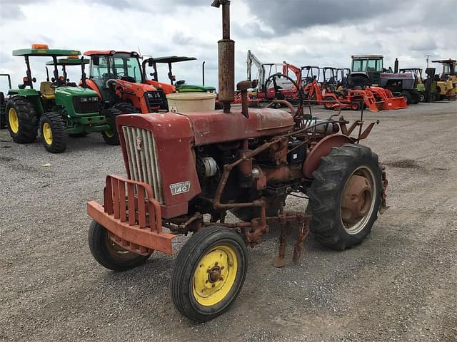 Image of International Harvester 140 equipment image 1