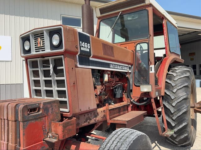 Image of International Harvester 1466 equipment image 2