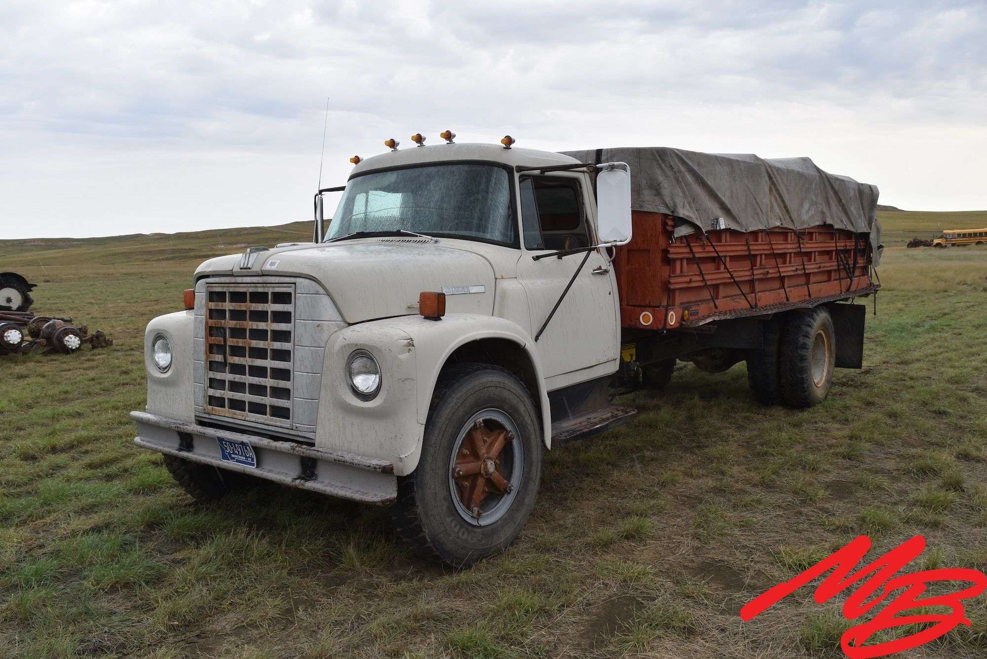 1976 International Loadstar 1600 Equipment Image0