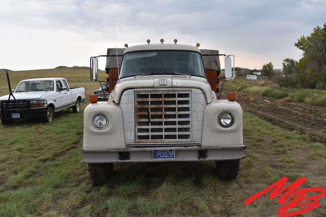 Image of International Loadstar 1600 equipment image 1