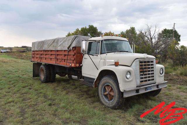 Image of International Loadstar 1600 equipment image 2