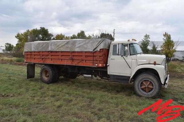Image of International Loadstar 1600 equipment image 3