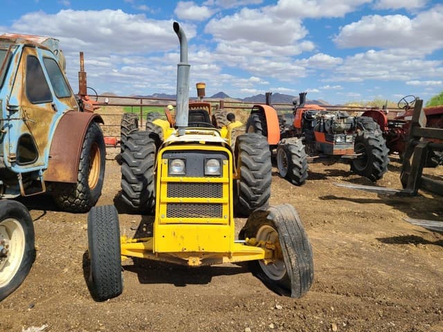 Image of International Harvester 2410B equipment image 1