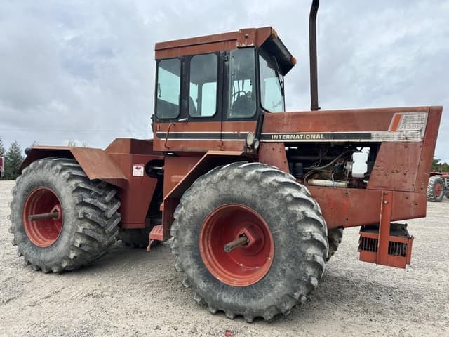 Image of International Harvester 4386 equipment image 1