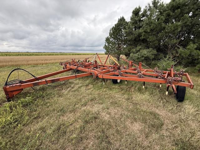 Image of International Harvester 5500 equipment image 1