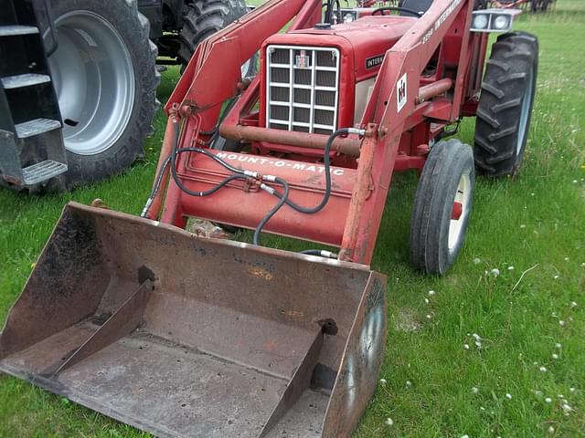 Image of International Harvester 574 equipment image 1