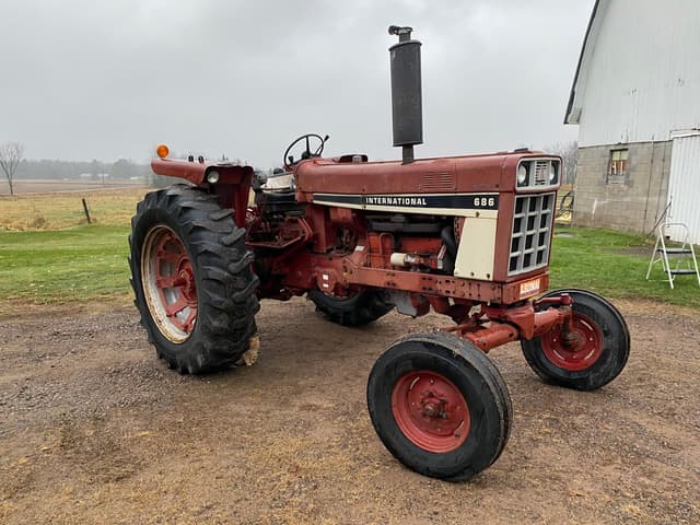 Image of International Harvester 686 equipment image 2