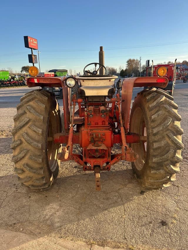 Image of International Harvester Hydro 70 equipment image 3