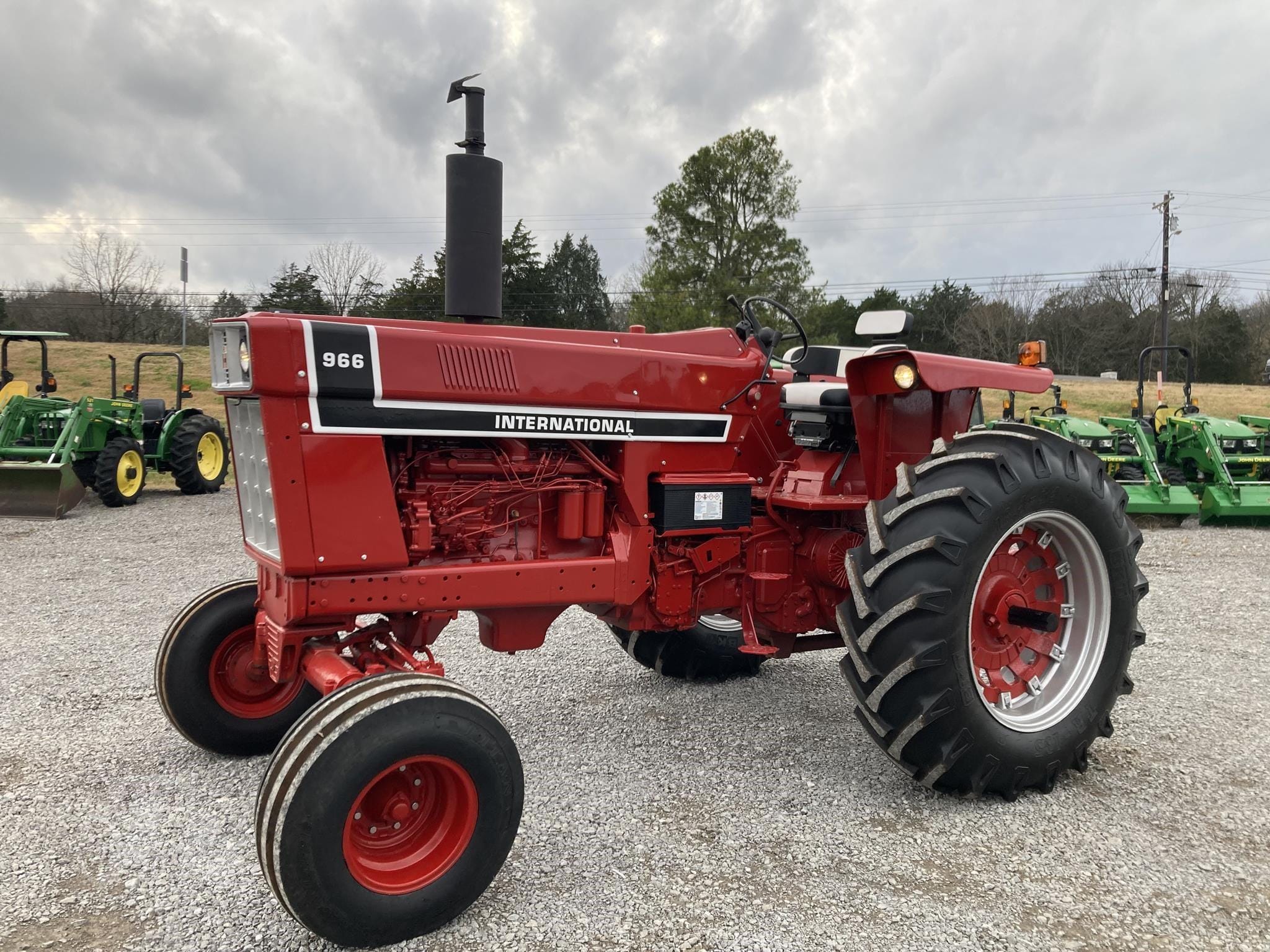 1976 International Harvester 966 Equipment Image0