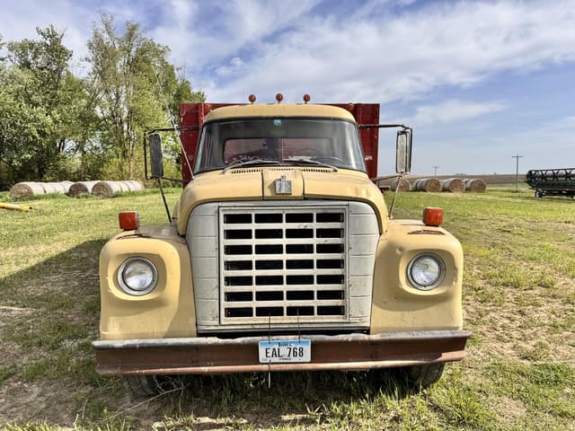 Image of International Loadstar equipment image 4