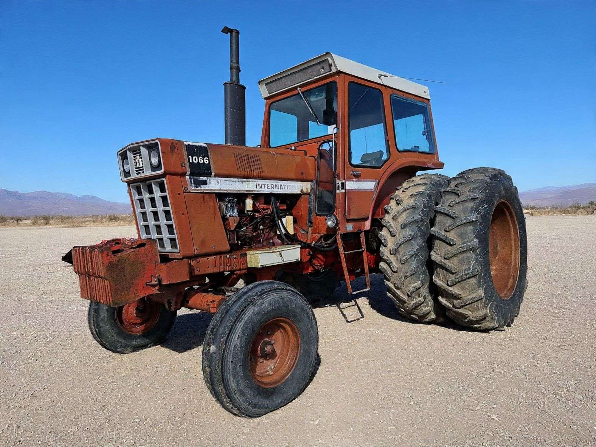1976 International Harvester 1066 Equipment Image0