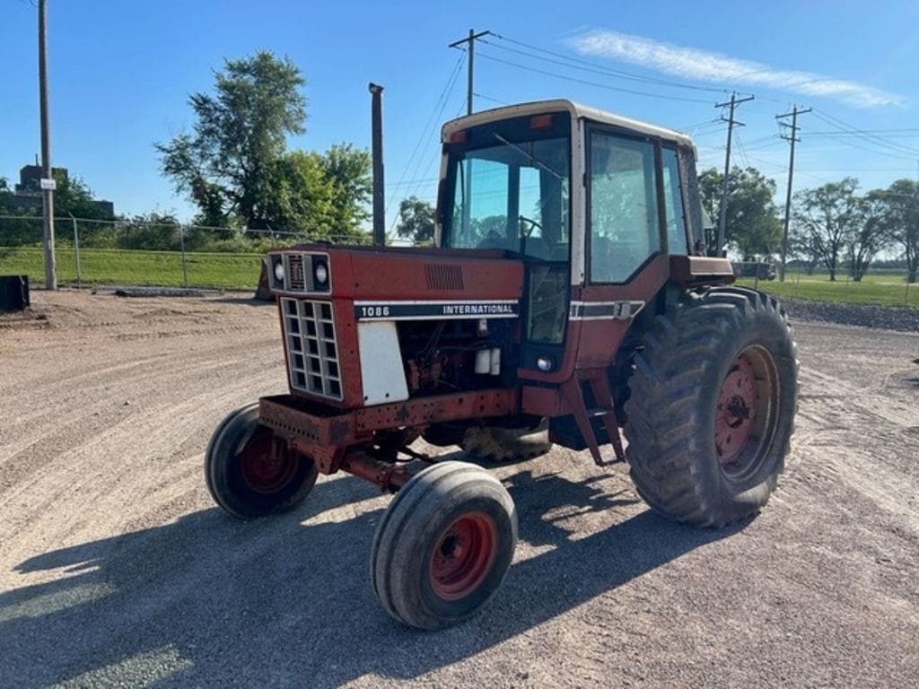 1976 International Harvester 1086 Equipment Image0