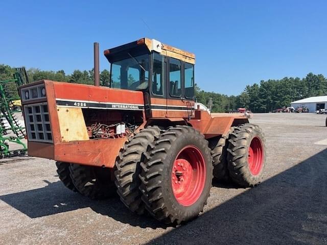 Image of International Harvester 4386 equipment image 1