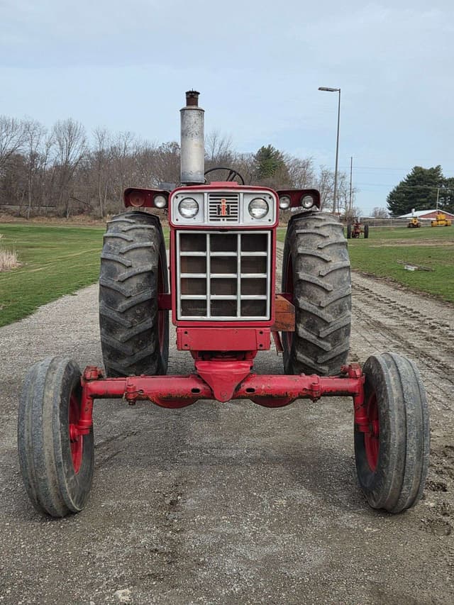 Image of International Harvester 666 equipment image 1