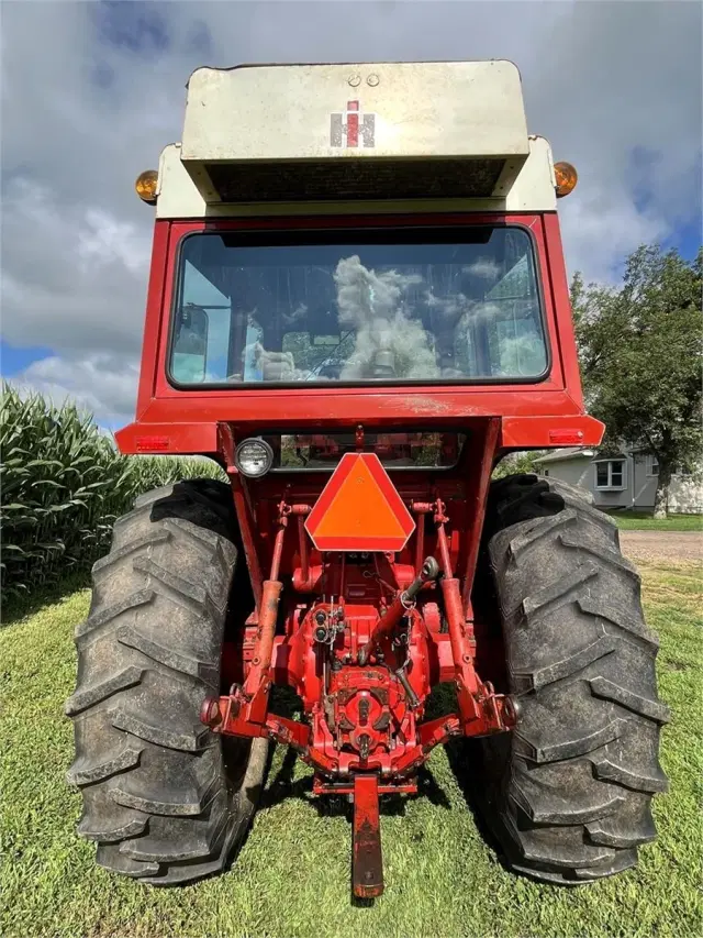 Image of International Harvester Hydro 100 equipment image 3