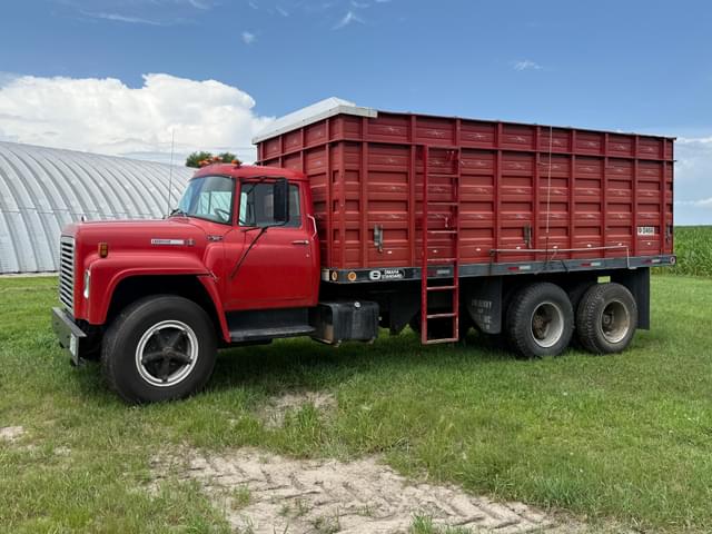 Image of International Loadstar 1700 equipment image 1