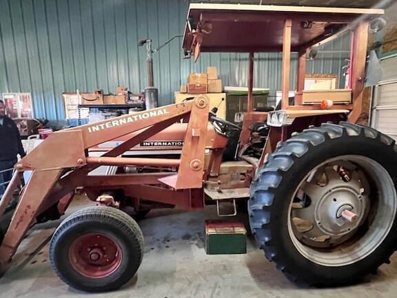 Image of International Harvester 574 equipment image 1