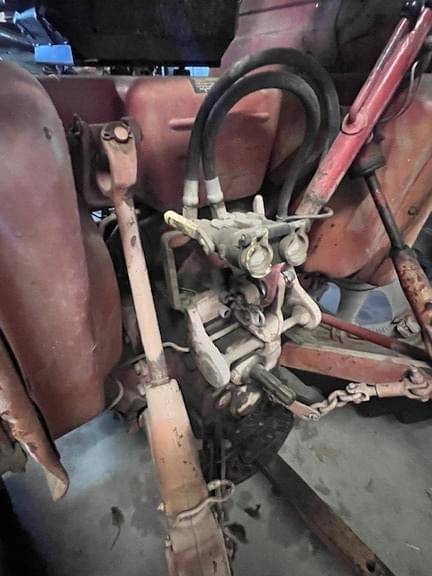 Image of International Harvester 574 equipment image 3